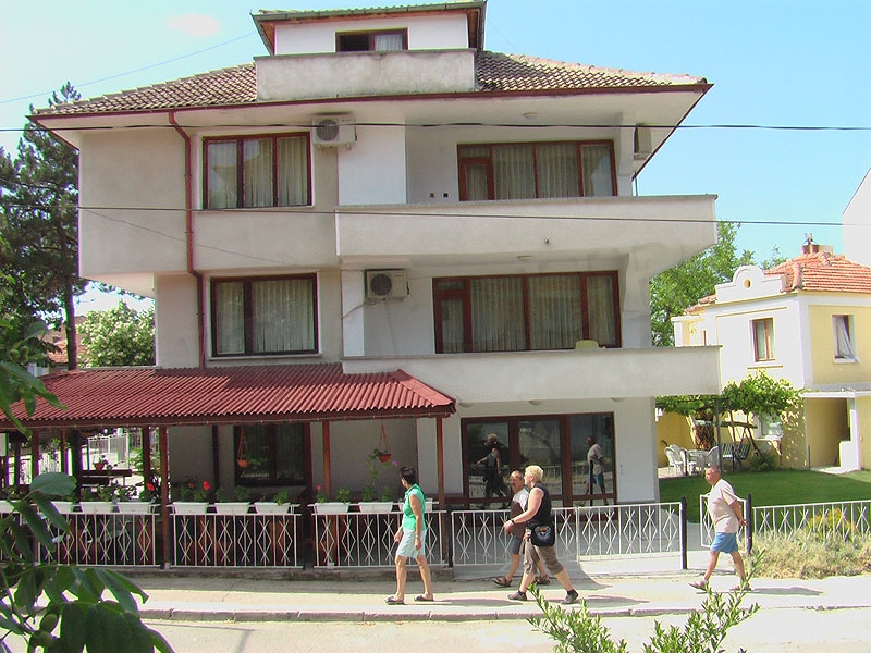main photo