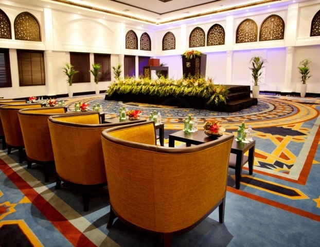 Bahi Ajman Palace Hotel Дубай