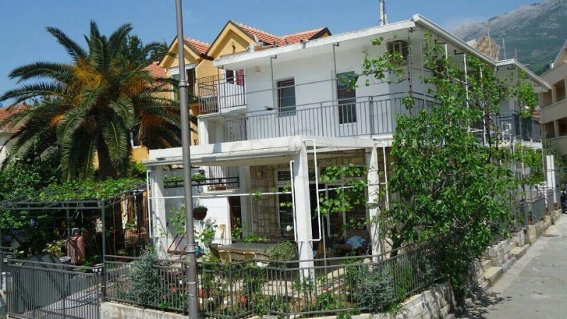 main photo