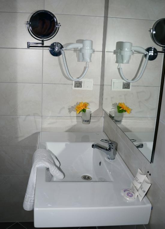 Acar Hotel