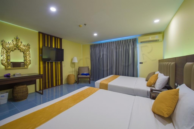 Chalong Beach Hotel Spa 4