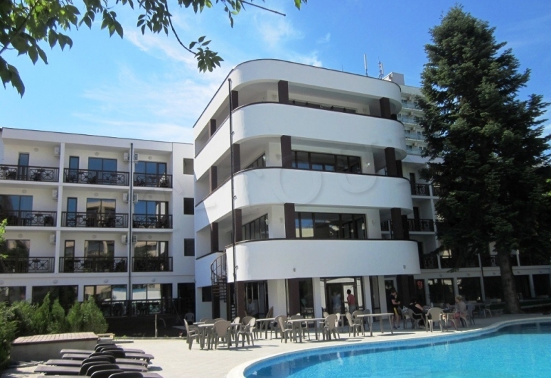 main photo