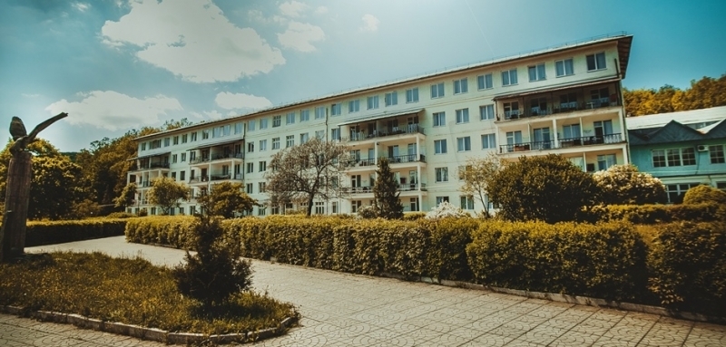 main photo