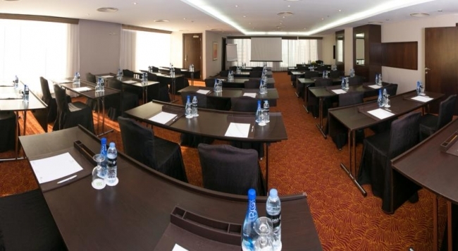 Mercure Hotel Apartments Barsha Heights (ex.Yassat Gloria Hotel Apartments)