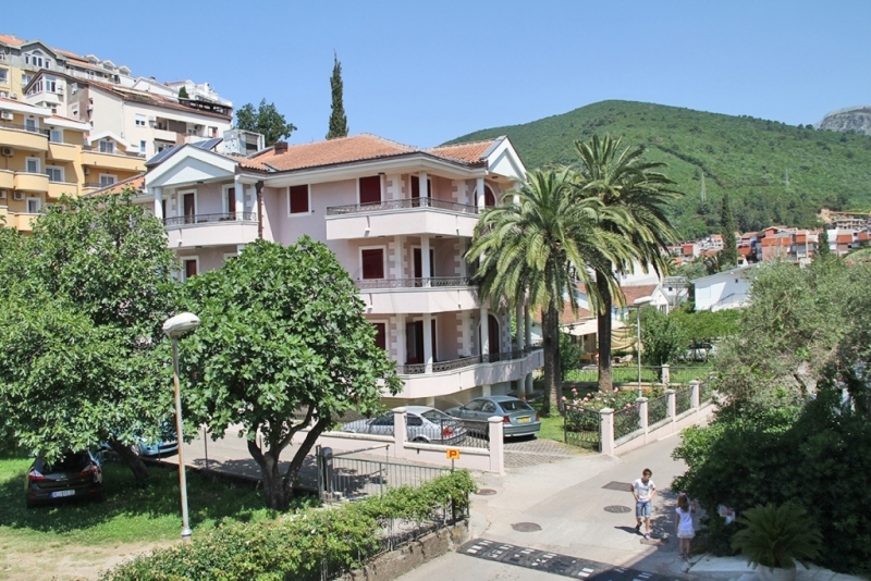 main photo
