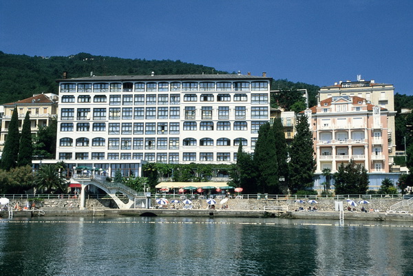main photo