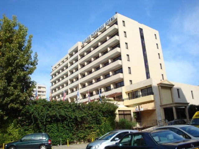 main photo