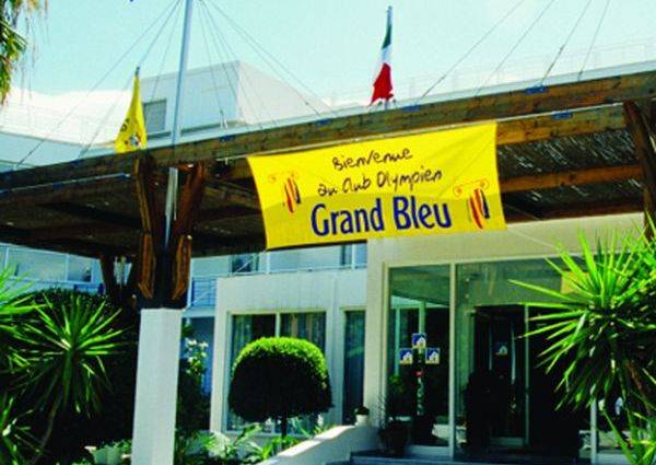 Grand Blue Hotel
