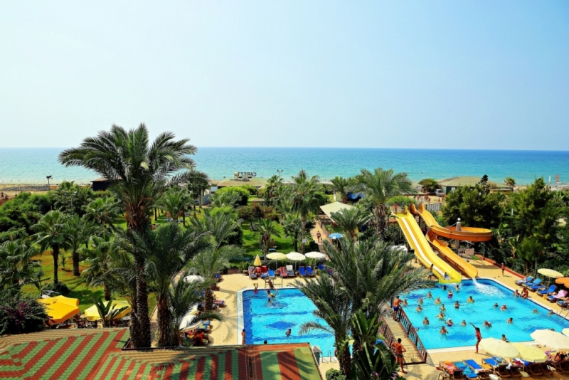 Club Caretta Beach