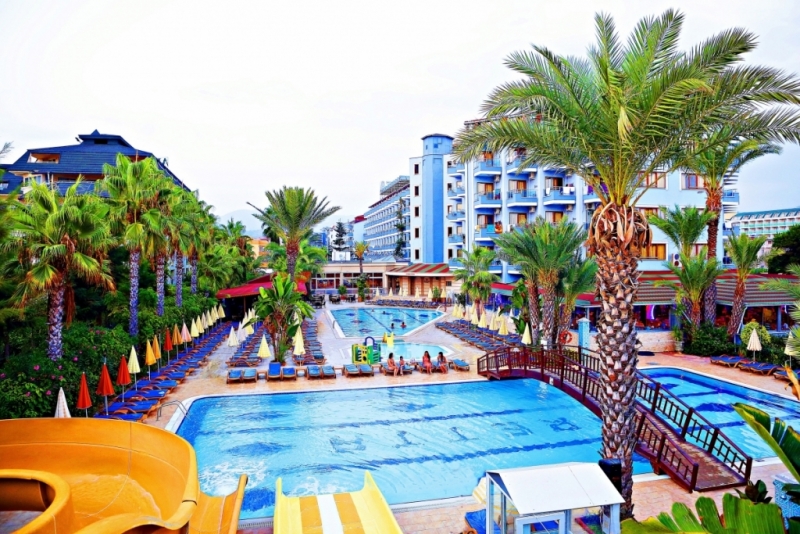 Club Caretta Beach