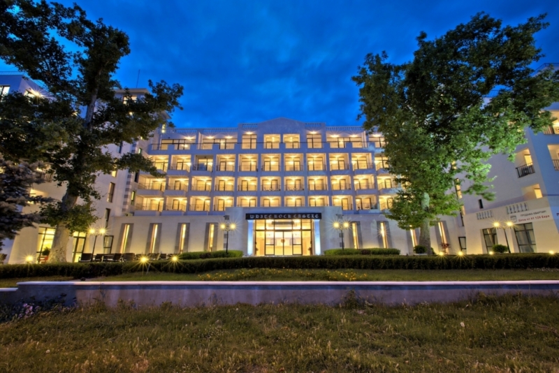 main photo