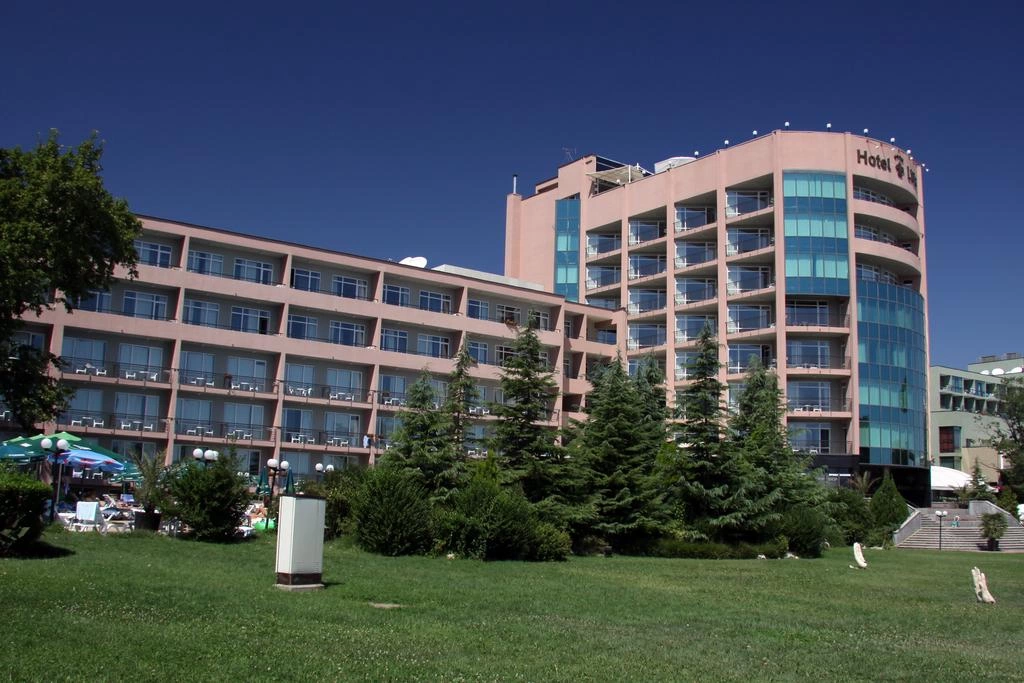 main photo