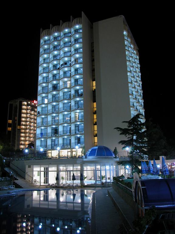 main photo