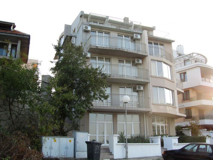 main photo