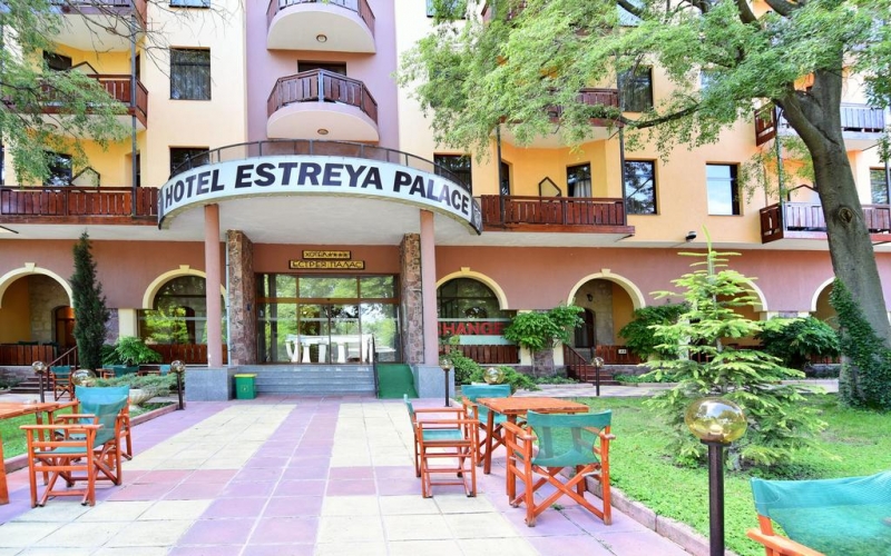 main photo