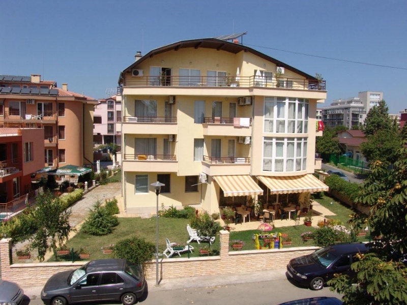 main photo