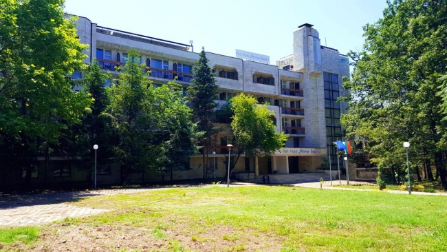 main photo