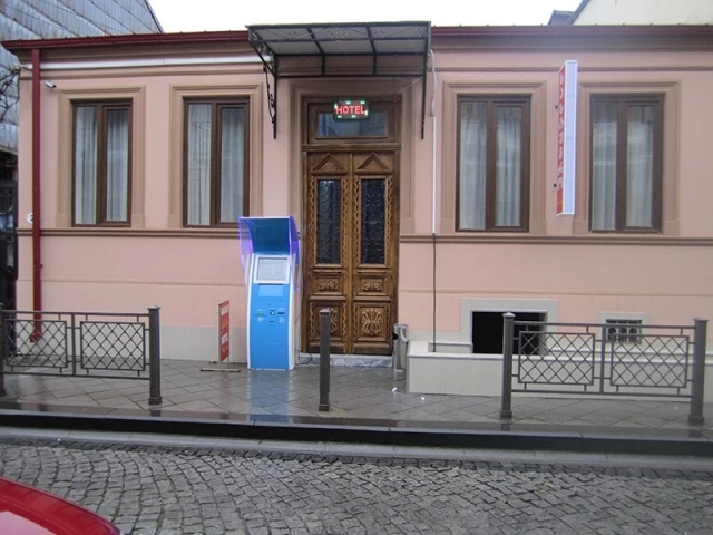 main photo