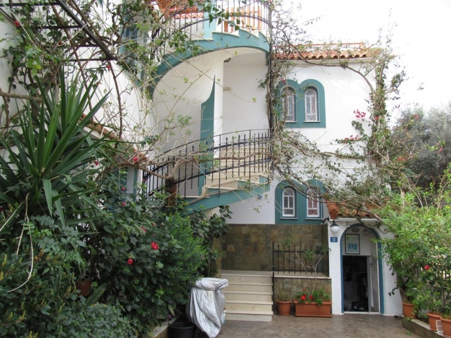 main photo