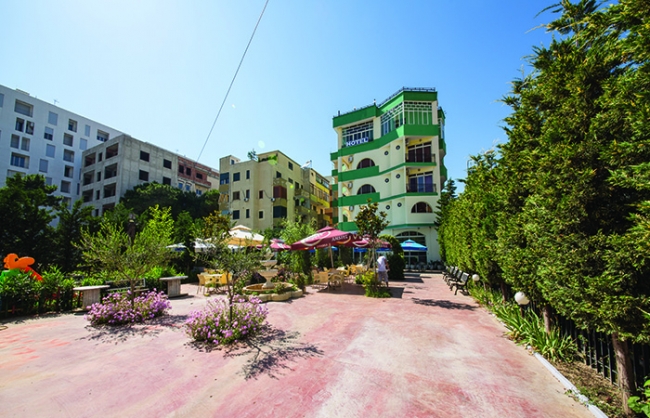main photo