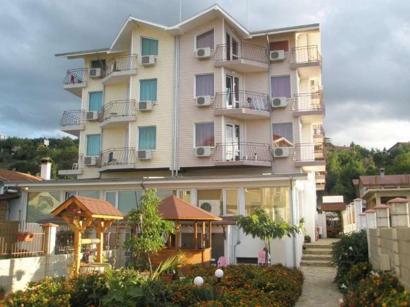 main photo