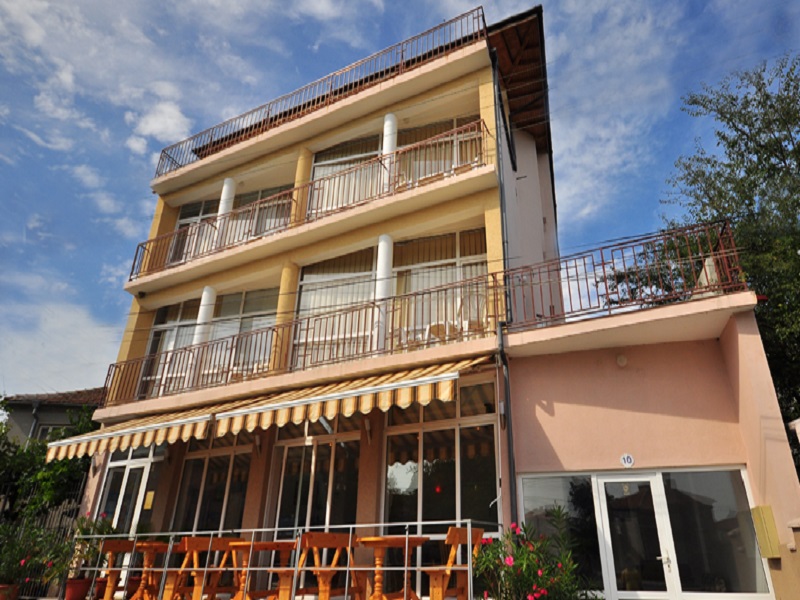 main photo