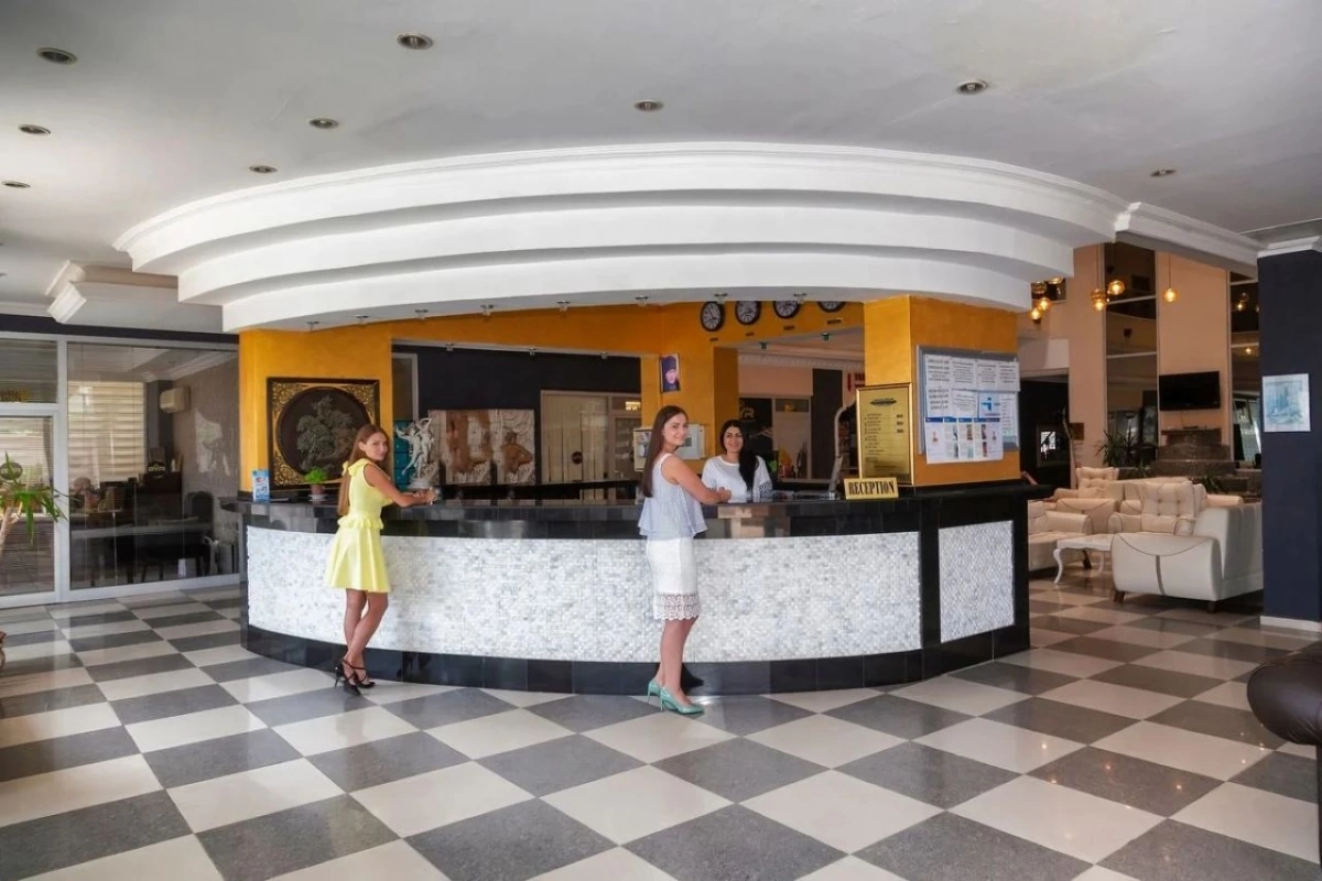 Club Bayar Beach Hotel · Фото постачальника 9